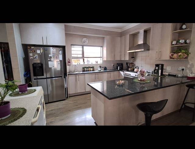 4 BEDROOM HOUSE FOR SALE IN NEW REDRUTH